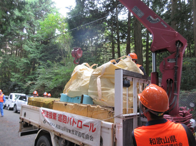 かつらぎ町周辺「不法投棄防止巡回パトロール」を実施しました